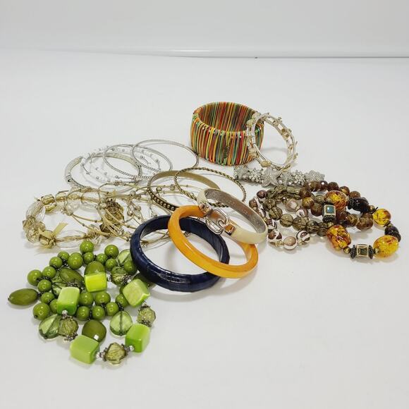 Bulk Lot of 28 Costume Jewelry Bracelets - PRE-OWNED - Picture 1 of 9